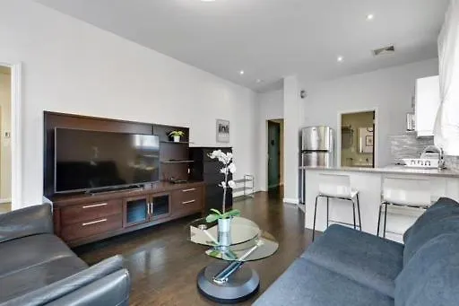 3 Bedroom, Central Location In Manhattan!!
